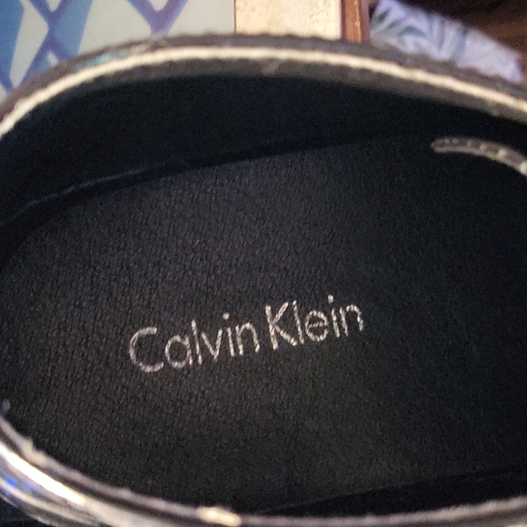 Calvin Klein - Picture 2 of 11